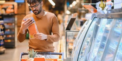 Nejlepší slevy z letáků od 25. 2.: Ulovte české máslo pod 20 Kč, lososa za 28,90 Kč a kuřecí prsa za 109,90 Kč