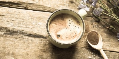 Vzpomínáte na retro bílou kávu? Meltu pil za socialismu téměř každý, balení stálo 2,30 Kčs