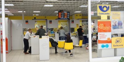 Doporučené psaní už vyjde dráž než poslání balíku. Česká pošta i Balíkovna od dubna zdraží