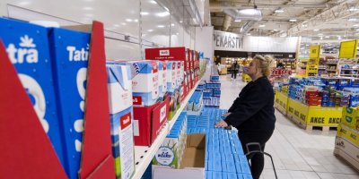 Proč v supermarketech často nejsou hodiny ani okna? Psycholog vysvětluje, jak obchody pracují s vnímáním času