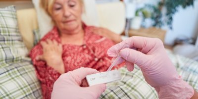 Domácí CRP test za pár minut rozhodne? Lékaři varují, že realita je složitější