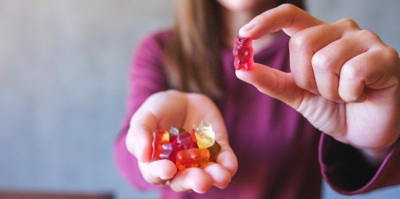 Chutnější a zdravější než ty kupované! Připravit domácí želé bonbony zvládnete levou zadní
