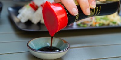 Trik se sójovkou z instagramu slibuje rychlou odpověď, zda jde o kvalitní kus. V obchodě ale rozhoduje něco jiného