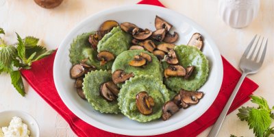 Domácí ravioly z kopřiv s ricottou a žampiony: Jarní těstoviny, které stojí za trochu práce