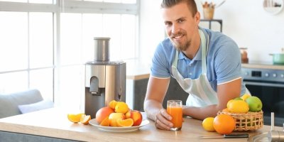 Čerstvé šťávy doma: 10 nejlépe hodnocených odšťavňovačů a nejčastější chyby, které kazí výsledek