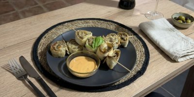 Když není čas vařit dlouho: Tortilla kebab na špejli chutná skvěle a hotový je bez zbytečné práce