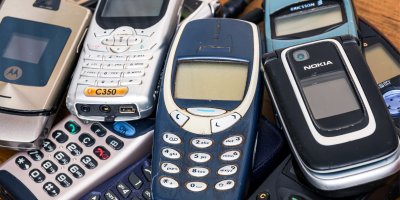 Pamatujete na mobily 3310, A50 nebo K700i? Pak jste některý z nich měli, nebo alespoň vždy chtěli!