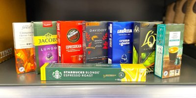 Kapsle do Nespressa seženete i v supermarketu. Zjistili jsme, kde vyjdou nejlevněji
