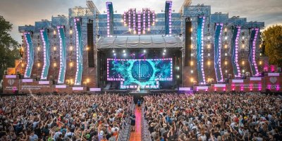 Stánkaři na festivalech dostanou novou konkurenci. PENNY i Kaufland míří za fanoušky s levným jídlem