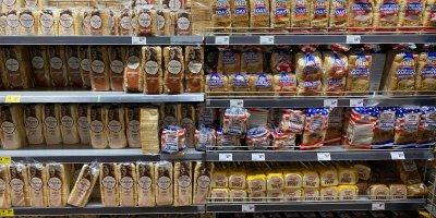 Srovnání redakce: Nejlevnější toustový chléb ze supermarketů překvapil nejlepším složením