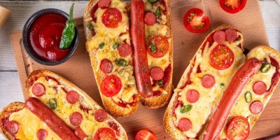 Pizza, nebo hot dog? Tenhle virální hybrid z ulic Ameriky teď dobývá domácí kuchyně