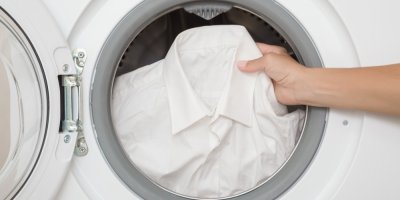 Redakční test pracích gelů na bílé prádlo: Jeden vybělil nejlépe, jiný je spíš pomocník než prací gel