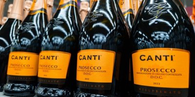 Prosecco za stovku, nebo za tři sta? Zkratky na etiketě prozradí, jestli za něj zbytečně nepřeplácíte