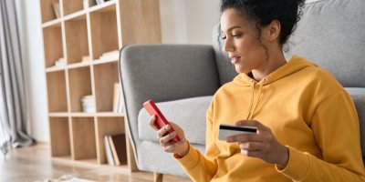 Neváhejte dlouho, máme poslední kus skladem! Online obchody hrají s časem i tlakem na zákazníky