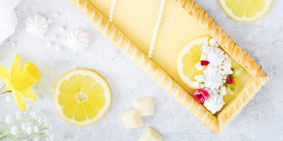 Citronový dezert z bílé čokolády: Svěží koláč, který chutná jako jaro na talíři