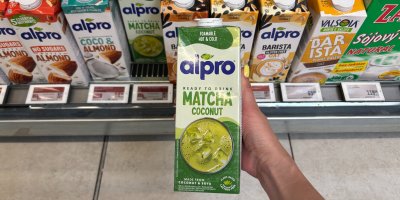 Matcha drink, po kterém se zbláznil celý internet. Konečně je v obchodech a my víme, jestli stojí za to