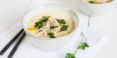 Recept na řeckou kuřecí polévku Avgolemono: Krémová citronová polévka bez smetany