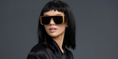 Největší trendy slunečních brýlí pro léto 2026: Masky, XXL rámy i návrat stylu Jackie Kennedy