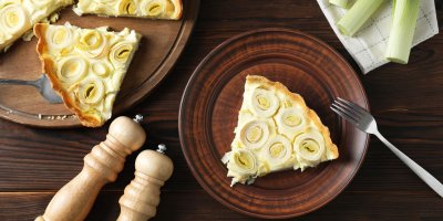 Slaný sýrový koláč s pórkem: Křehký recept, který chutná skvěle teplý i studený