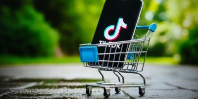 TikTok Shop se rozšiřuje k českým hranicím. Nově se spustí v Polsku a Rakousku