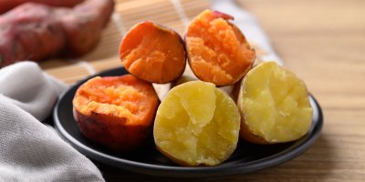 Batáty působí jako zdravější volba, ale klasické brambory nejsou horší. Rozdíl je minimální, říká nutriční terapeutka