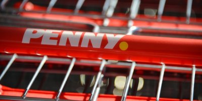 Prošli jsme leták PENNY na tento týden. Milka stojí jako před lety a pralinky Lindt koupíte s 61% slevou