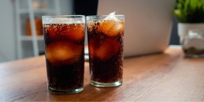 Klasická kola má 22 kostek cukru na litr. Varianta bez cukru ale také není nápoj na každý den