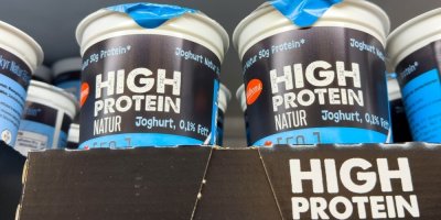 Protein se přidává už skoro do všeho. Teď začíná docházet a zákazníci to poznají na cenách