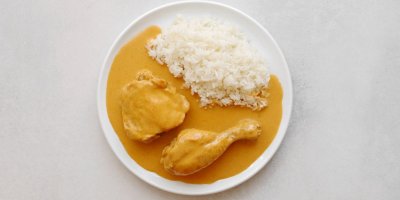 Levně a chutně! Kuře na paprice podle pana Cuketky zvládne každý