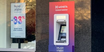 Zbyla vám eura? Nově je vložíte do bankomatu, ale jen s účtem u jedné banky