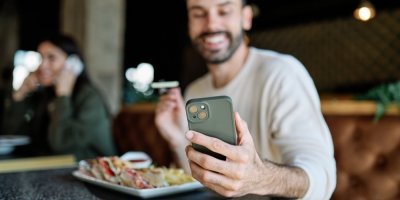 Oblíbená aplikace Qerko zavedla poplatek 3 Kč při platbě v restauraci. Při děleném účtu ho hosté mohou zaplatit vícekrát