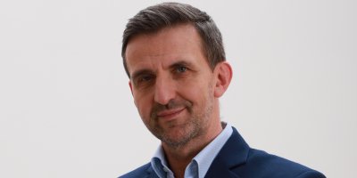 „Ukazují mi vyretušované tváře a chtějí vypadat stejně.“ Plastický chirurg Martin Molitor popsal odvrácenou stranu krásy