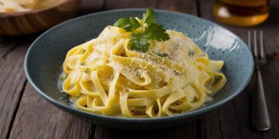 Fettuccine Alfredo: Alfredo Di Lelio je měl uvařit ženě po porodu. Smetana v nich nebyla