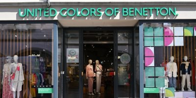 Benetton dal do reklamy odsouzené vrahy. Rodiny obětí dostaly omluvu až po žalobě