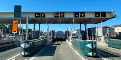 Malá krabička za sklem zrychlí cestu přes italské mýtnice. Telepass mohou používat i čeští turisté