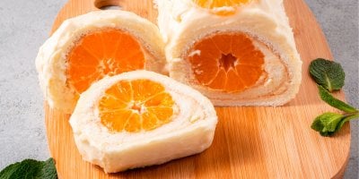 Recept na mandarinkovou roládu s citronovým krémem: Uvnitř se ukrývají celé mandarinky