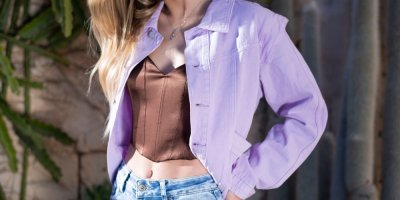 Korzet místo halenky? Letos ano. Stylistka ukazuje, jak ho nosit, aby nepůsobil lacině