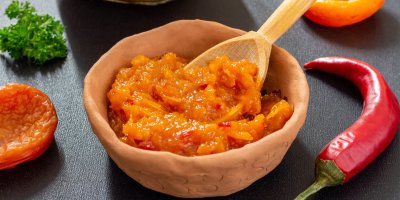 Máte přebytek meruněk? Uvařte z nich chutney s chilli a cibulí: Skvělé k masu, sýrům i na grilování