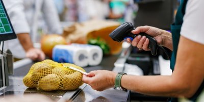 Nejlepší slevy z letáků od 19. 8.: Mléko za 6,90 Kč, vepřové za 59,90 Kč a brambory za 8,90 Kč