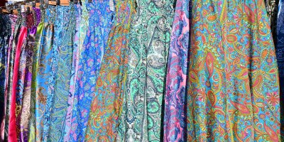 Paisley vzor je v módě po celý rok: Trendy potisk umožňuje snadno vyniknout z davu, ale musí se umět zkombinovat
