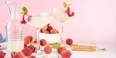 Liči martini s limetkou: Elegantní exotický drink zvládnete připravit i bez shakeru
