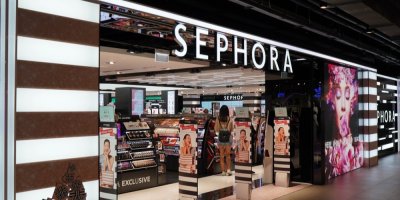 Pššt. Sephora na hodinu každý týden ztiší hudbu a ztlumí světla. Dělá to i Tesco a Globus