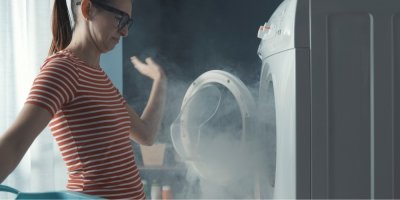 Odcházíte z domu a necháváte běžet pračku nebo myčku? Hasiči radí to nedělat