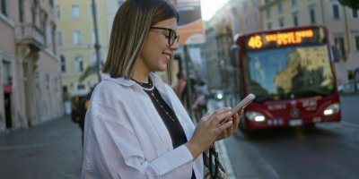 Měli byste si vypnout Wi-Fi na telefonu, když odcházíte z domu? Technik radí, které nastavení zkontrolovat