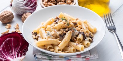 Uvařte těstoviny, přidejte gorgonzolu a hrst ořechů. Za 25 minut máte večeři jako z italského bistra