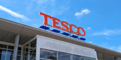 Tesco stahuje sklenice na kávu. Mohou prasknout při běžném používání a způsobit zranění