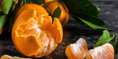 Slupky z pomerančů a mandarinek nevyhazujte, provoní domov a vybělí zuby.