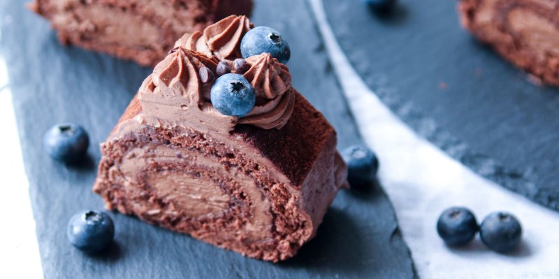 Recept na luxusní čokoládovou roládu, kterou budete chtít dělat pořád dokola