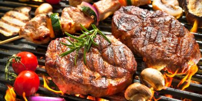 Steak a zelenina na grilu