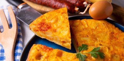 Španělská bramborová tortilla s klobáskou chorizo